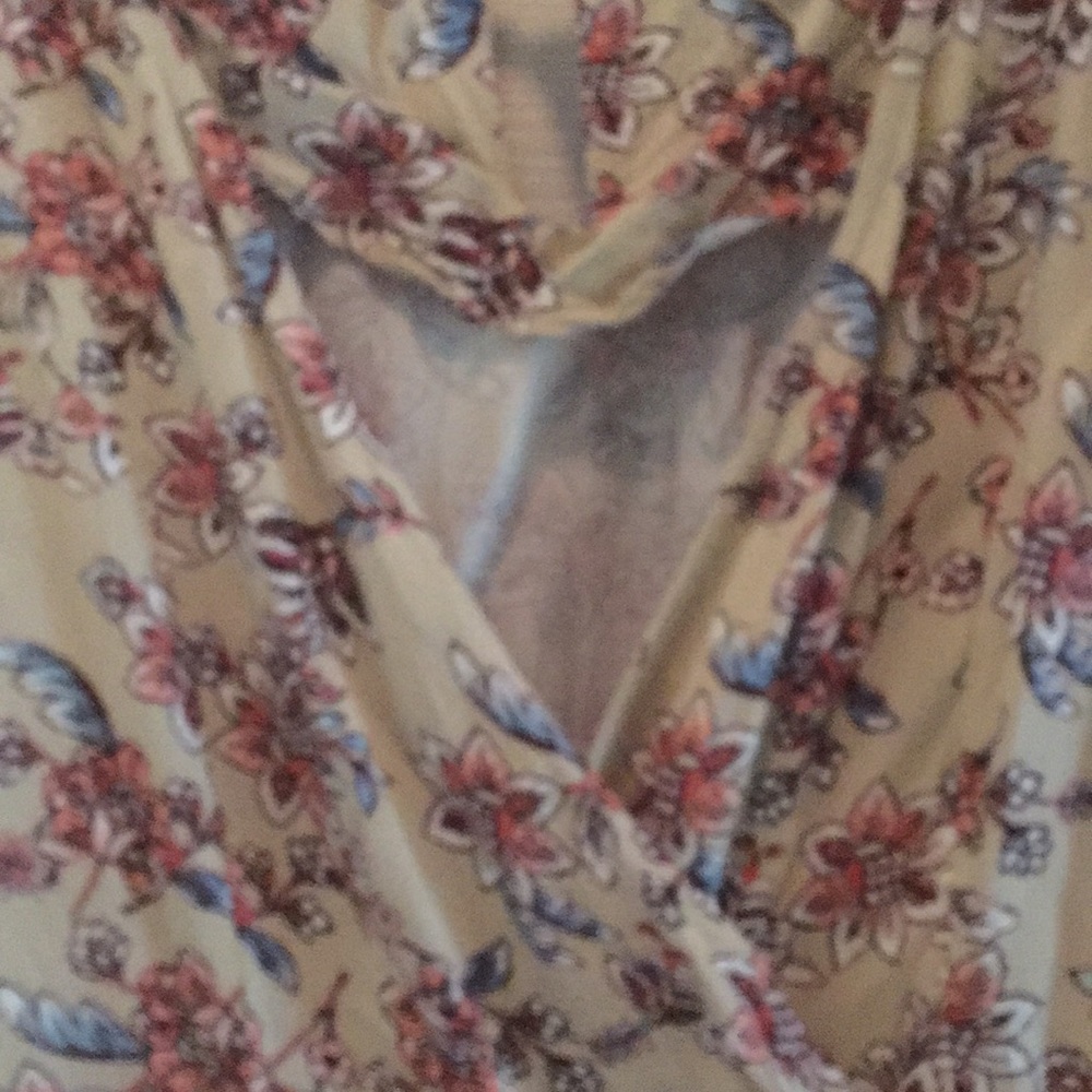 Floral Romper - Picture 2 of 3